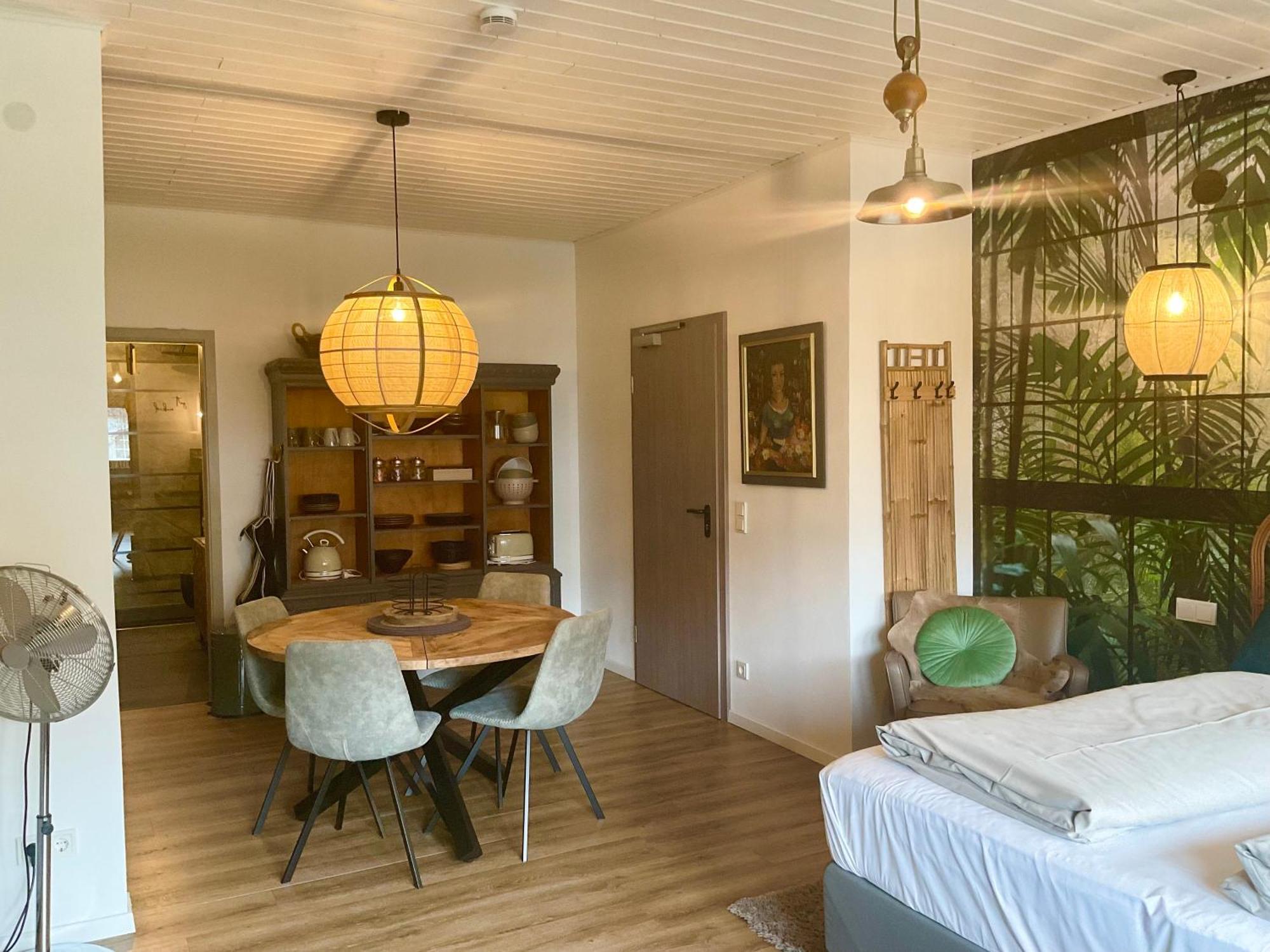 Zu Jeddelohs Bungalows & Apartments -Adult Friendly Gladenbach Εξωτερικό φωτογραφία